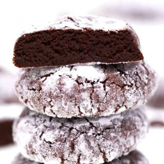 Chocolate Crinkle Cookies - Recipe photo by peasandpeonies
