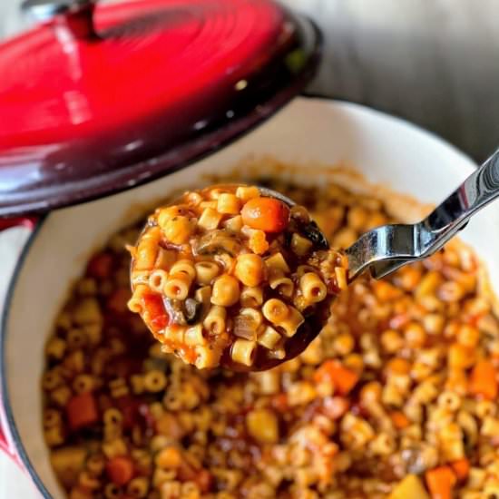 Hearty Vegetable & Chickpea Stew - Recipe photo by Platein28