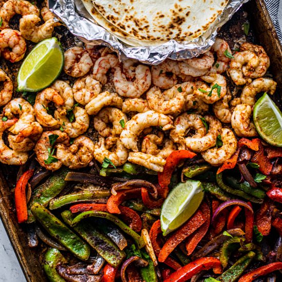 sheet pan shrimp fajitas - Recipe photo by killingthyme