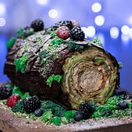 Yule Log Cake with Coconut - Recipe photo by sugaryums