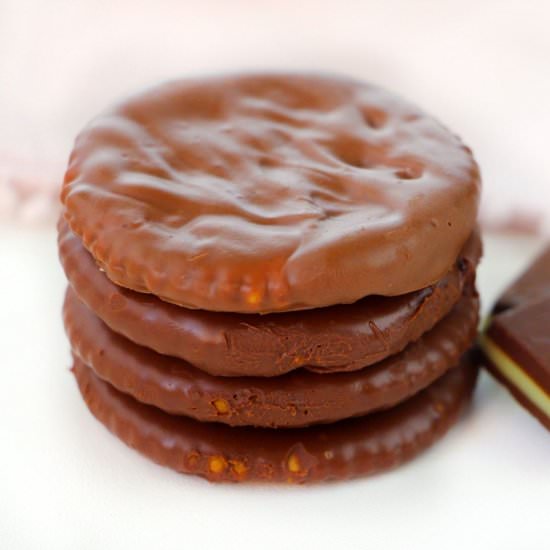 Ritz Cracker Thin Mints - Recipe photo by CrayonsAndCravings