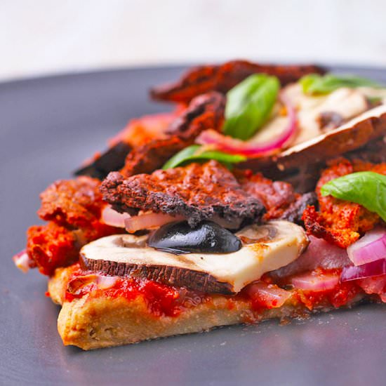 Quinoa crust pizza (gluten-free) - Recipe photo by veganwithgusto