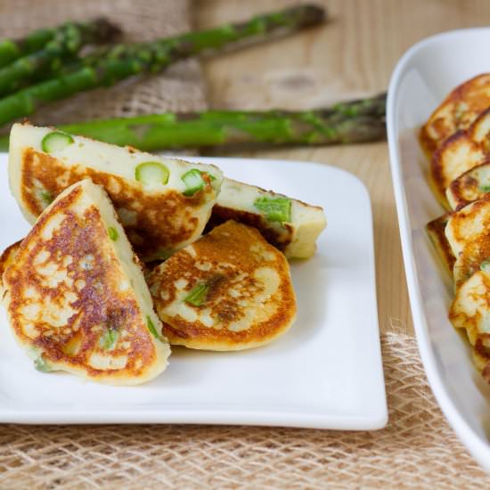 Potato cakes with asparagus - Recipe photo by mecooks.com