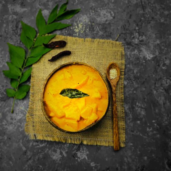 Vegan pineapple curry - Recipe photo by spicytamarind