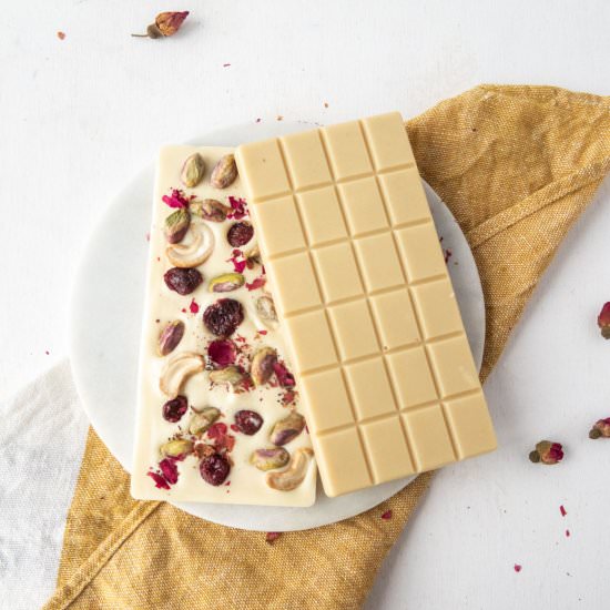 Homemade Vegan White Chocolate - Recipe photo by Loud Bowl