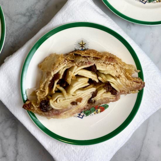 Apple Strudel - Recipe photo by thebrookcook.wordpress.com