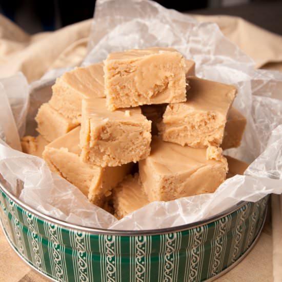 Mom's Creamy Peanut Butter Fudge - Recipe photo by browniebites