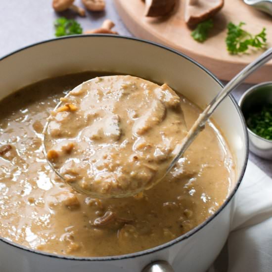 Vegan Mushroom Soup with porcini - Recipe photo by thevegspace