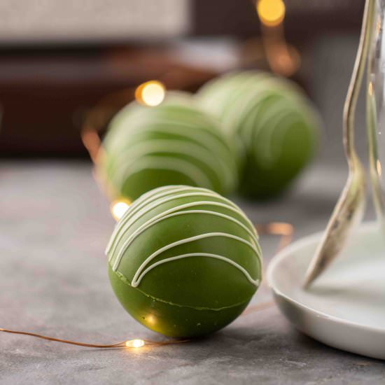 Matcha white hot chocolate bomb - Recipe photo by lifestyleofafoodie