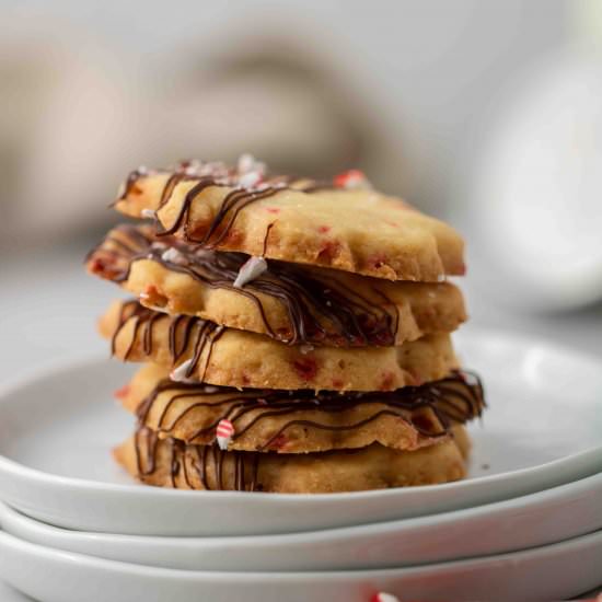 Peppermint shortbread cookies - Recipe photo by lifestyleofafoodie