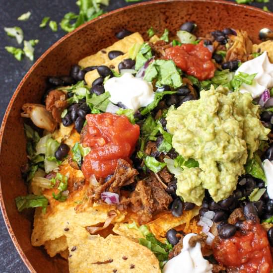 Loaded jackfruit nachos - Recipe photo by DamnTastyVegan