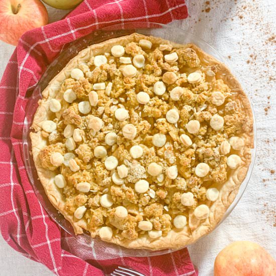 Apple Crumble Pie - Recipe photo by Elle Jay at Home
