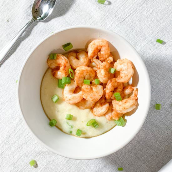 Shrimp and Gouda Grits - Recipe photo by Elle Jay at Home