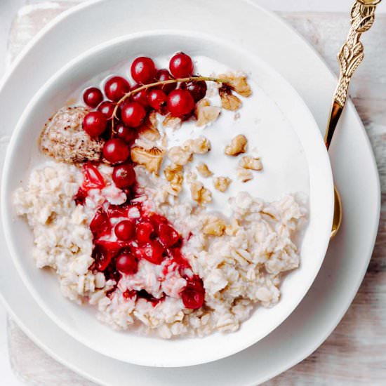 Red Currant Oats - Recipe photo by The Green Creator