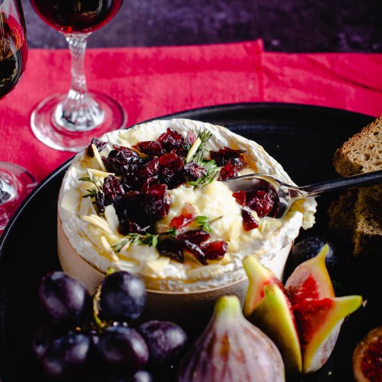 Baked Camembert - Recipe photo by lostinf00d