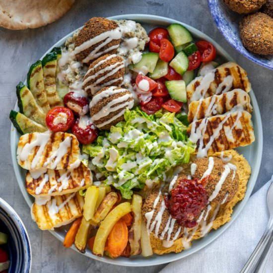 Falafel Mezze Platter - Recipe photo by Sixhungryfeet