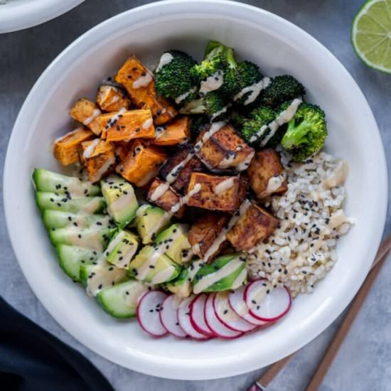 Vegan Buddha Bowl with Tofu - Recipe photo by Sixhungryfeet