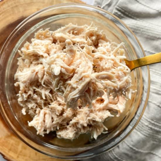 Easy Shredded Chicken Recipe - Recipe photo by frozen_bananas_