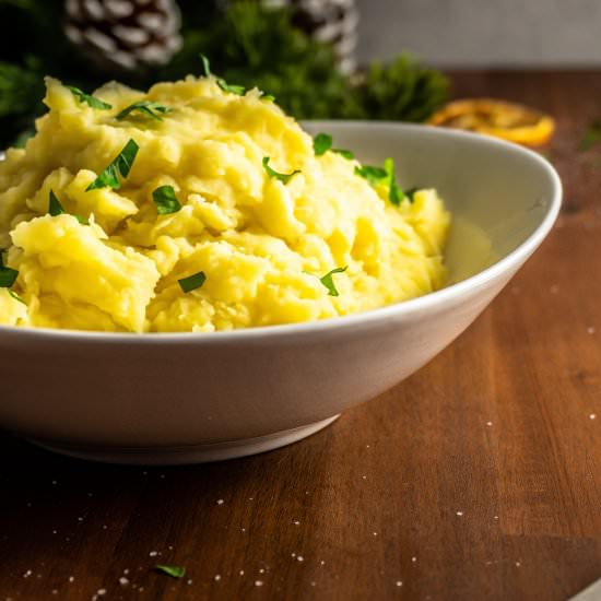 Creamy Mashed Potatoes - Recipe photo by Lifeandlemons