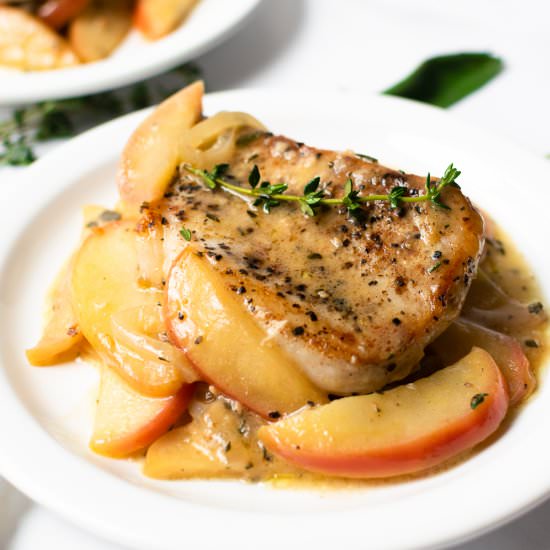 One Pan Pork Chops with Apples - Recipe photo by simpleeverydayrecipes