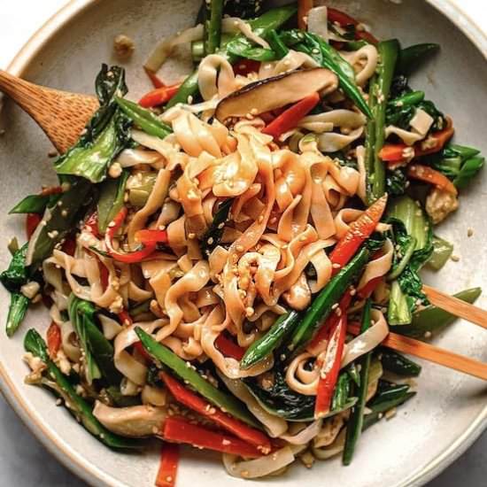 Chicken Lo Mein - Recipe photo by IHeartUmami