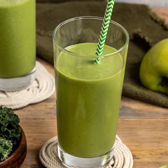 Kale Apple Smoothie - Recipe photo by ShortGirlTallOrder