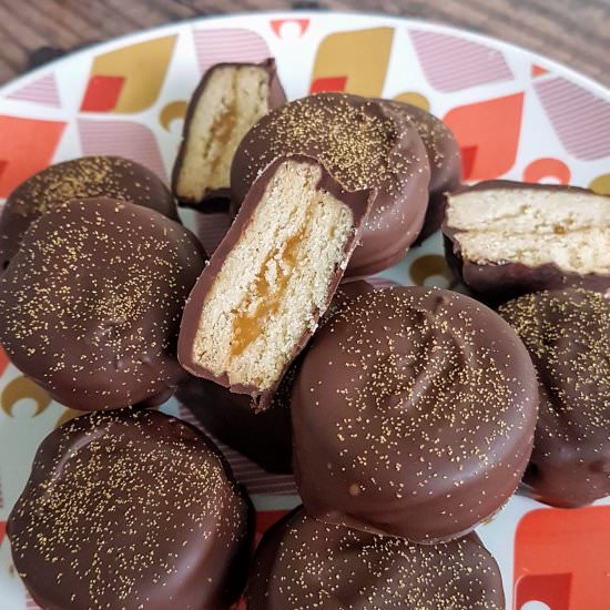 Vegan Millionaire's biscuits - Recipe photo by Veganbaker