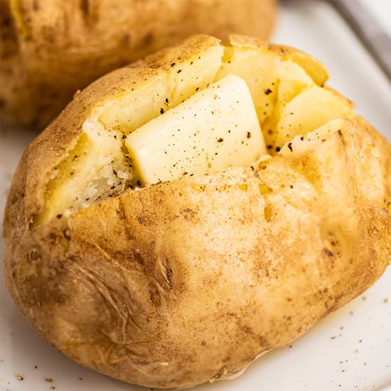 Microwave Baked Potato - Recipe photo by BakingMischief