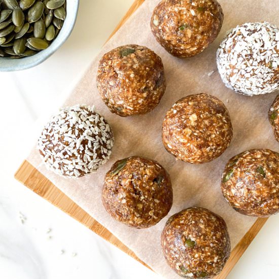 Coconut energy balls - Recipe photo by Low Histamine Kitchen