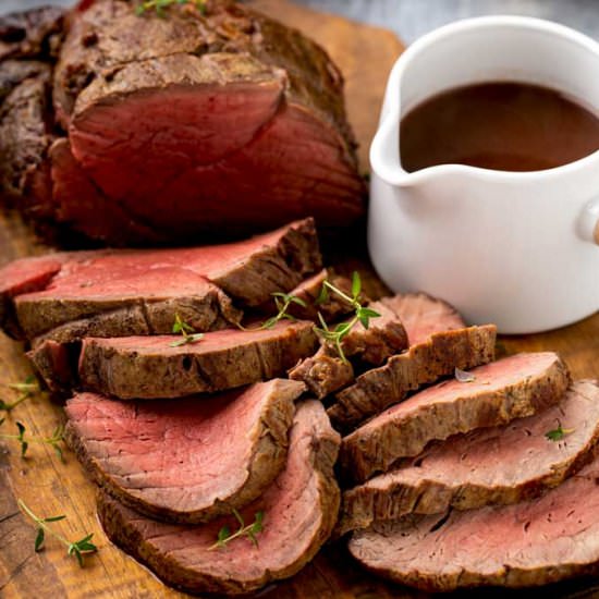 Beef Tenderloin with Wine Sauce - Recipe photo by Lemon blossoms