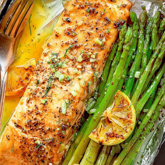 Salmon and Asparagus in Foil - Recipe photo by Chefjar