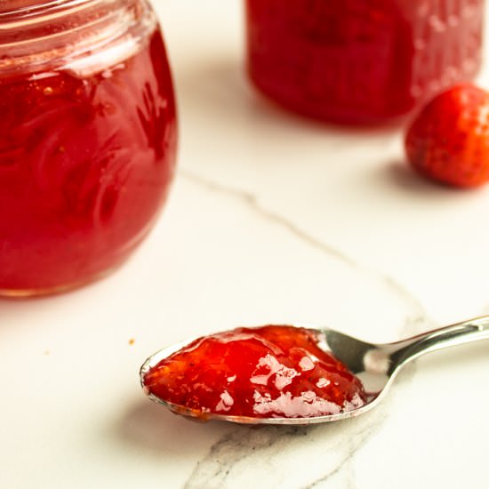 Apple Strawberry Jam - Recipe photo by Tidbitsbytaylor