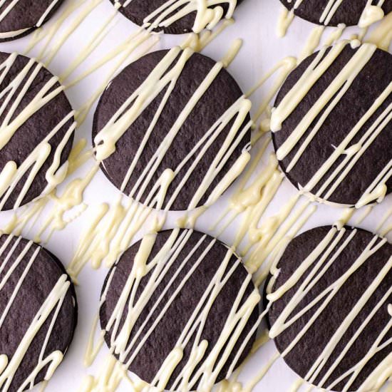 Chocolate Cream Cookies - Recipe photo by whippeditup