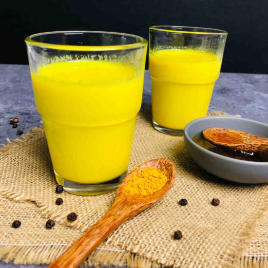 Golden turmeric milk - Recipe photo by spicytamarind