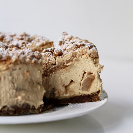 Apple Crumble Cheesecake - Recipe photo by wildreverie_byamanda