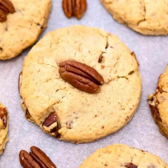 Butter Pecan Cookies - Recipe photo by peasandpeonies