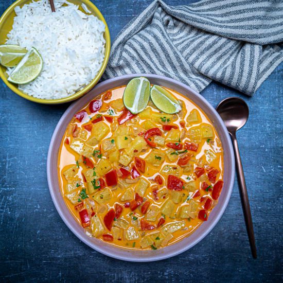 Vegan Thai Pineapple Curry - Recipe photo by skinnyspatula