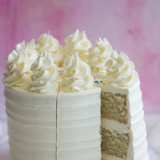 Vanilla Cake Recipe with Oil - Recipe photo by hellobakedbyblair