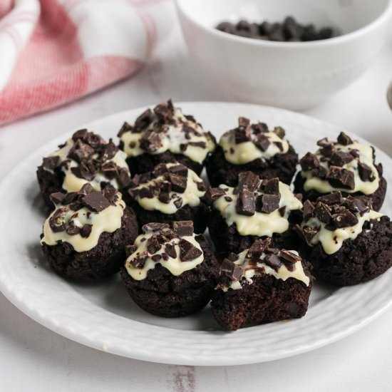 Keto Almond Flour Brownies - Recipe photo by littlebitrecipes