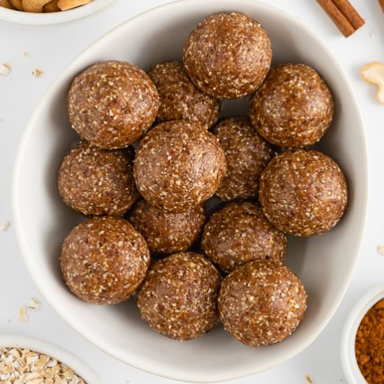 Cinnamon Roll Energy Balls - Recipe photo by purelykaylie