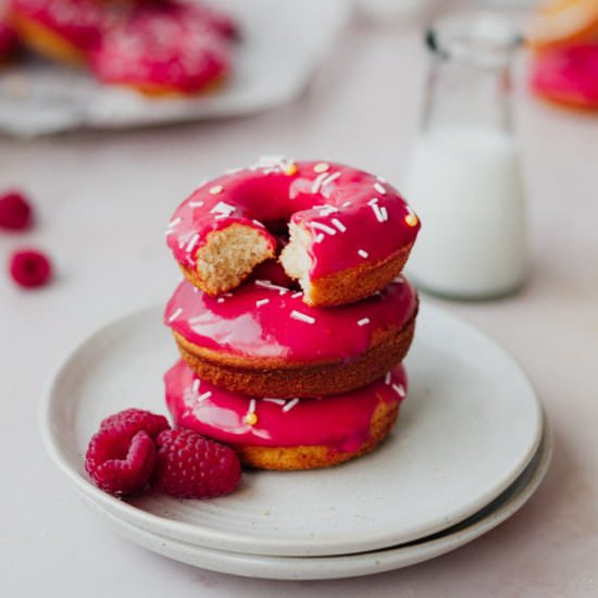 Vanilla & Raspberry Doughnuts - Recipe photo by alpineella