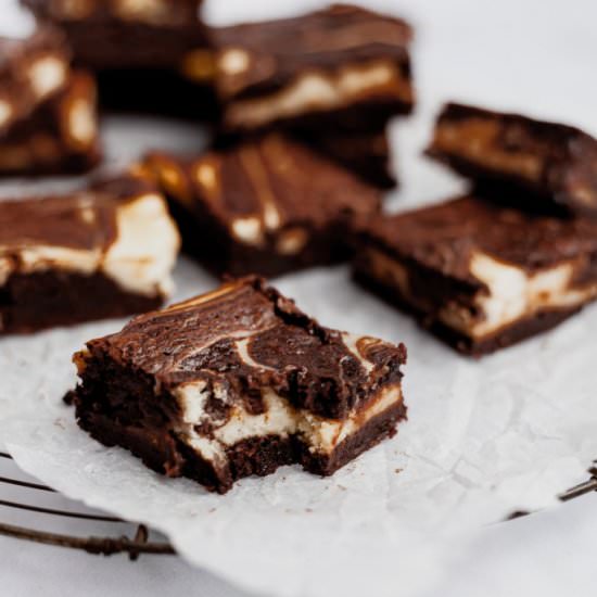 Chocolate Cheesecake Brownies - Recipe photo by alpineella