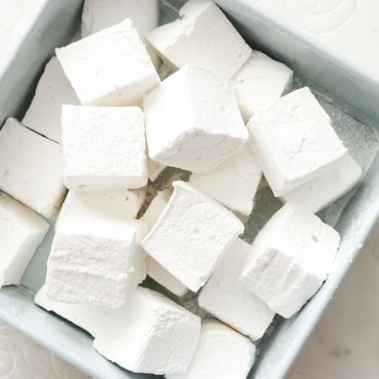 Fluffy Vanilla Homemade Marshmallow - Recipe photo by GarlicGirl