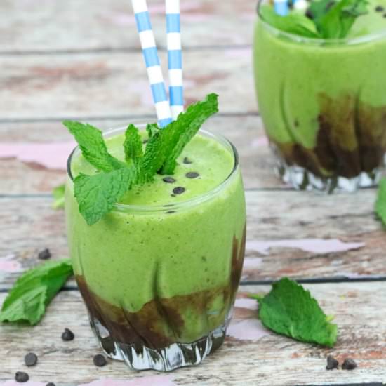 Mint Chocolate Chip Smoothie - Recipe photo by Fitasamamabear