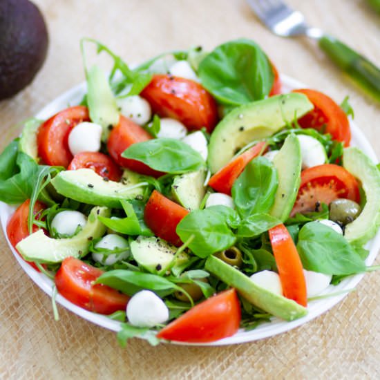 Tomato and avocado salad - Recipe photo by mecooks.com