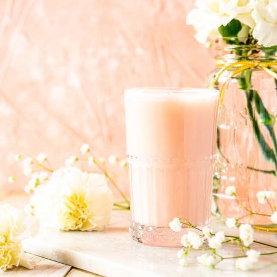 Blood Orange Gin Fizz - Recipe photo by Burrata and Bubbles