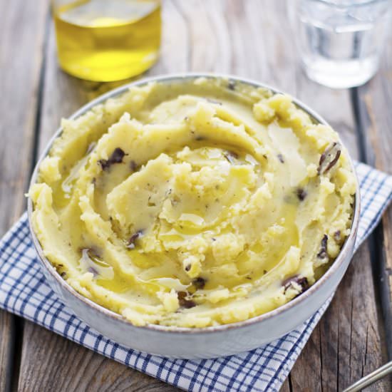 (Vegan) Olive Oil Mashed Potatoes - Recipe photo by TheIronYou