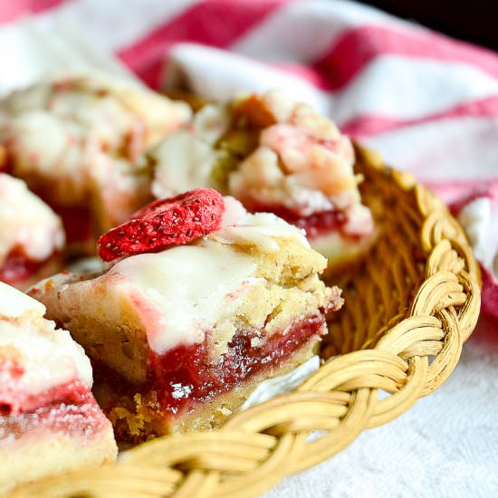 Strawberry Crumble Bars - Recipe photo by thisishowicook