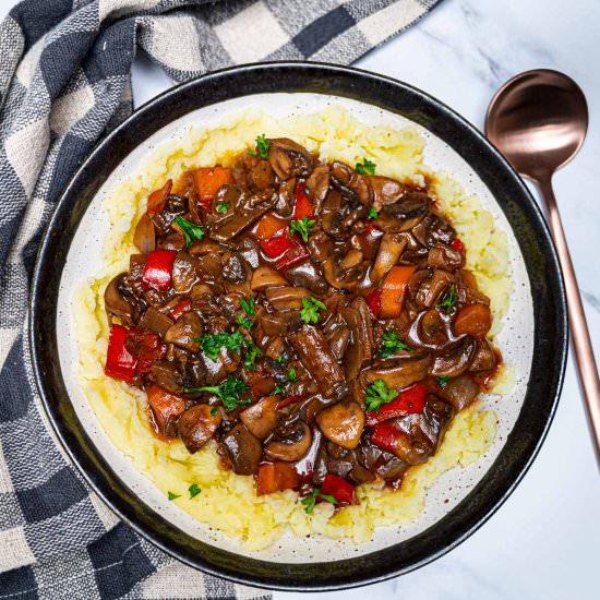 Easy Vegan Mushroom Bourguignon - Recipe photo by skinnyspatula