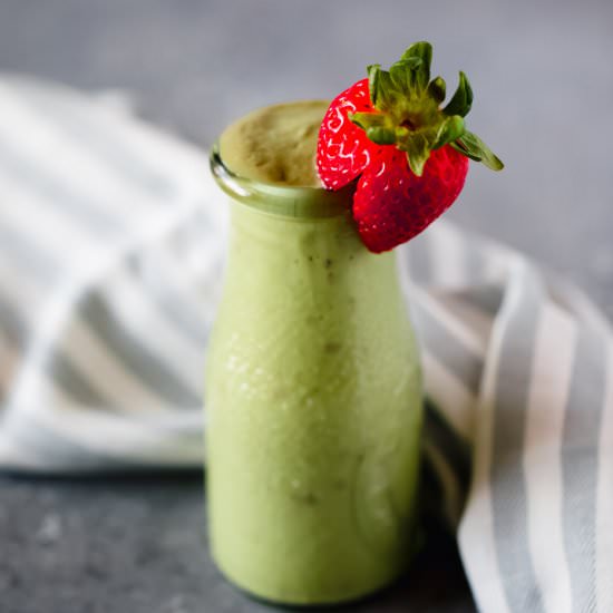 immune boosting green smoothie - Recipe photo by Aegean Delight